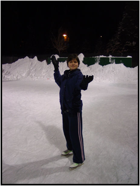 person: action: ice skating : s-dsc018383.jpg