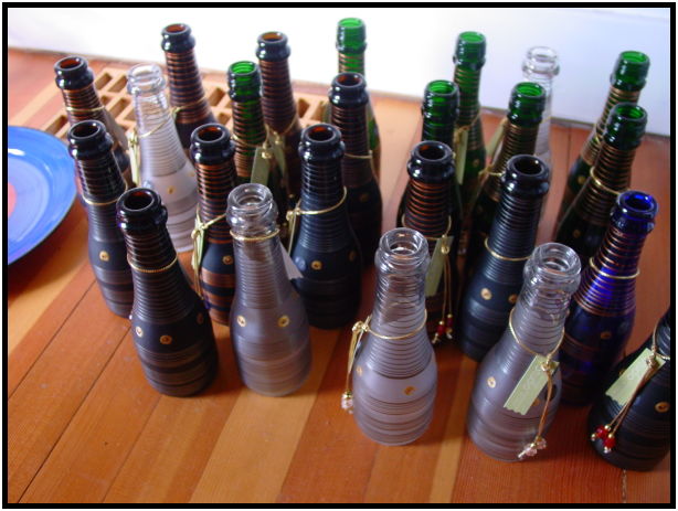 object: artwork: painted bottle : s-dsc029122.jpg